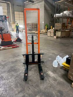 1100 lbs Manual Pallet Stacker – Adjustable Forks – Fixed Legs – 63" Lift Height, T-3002