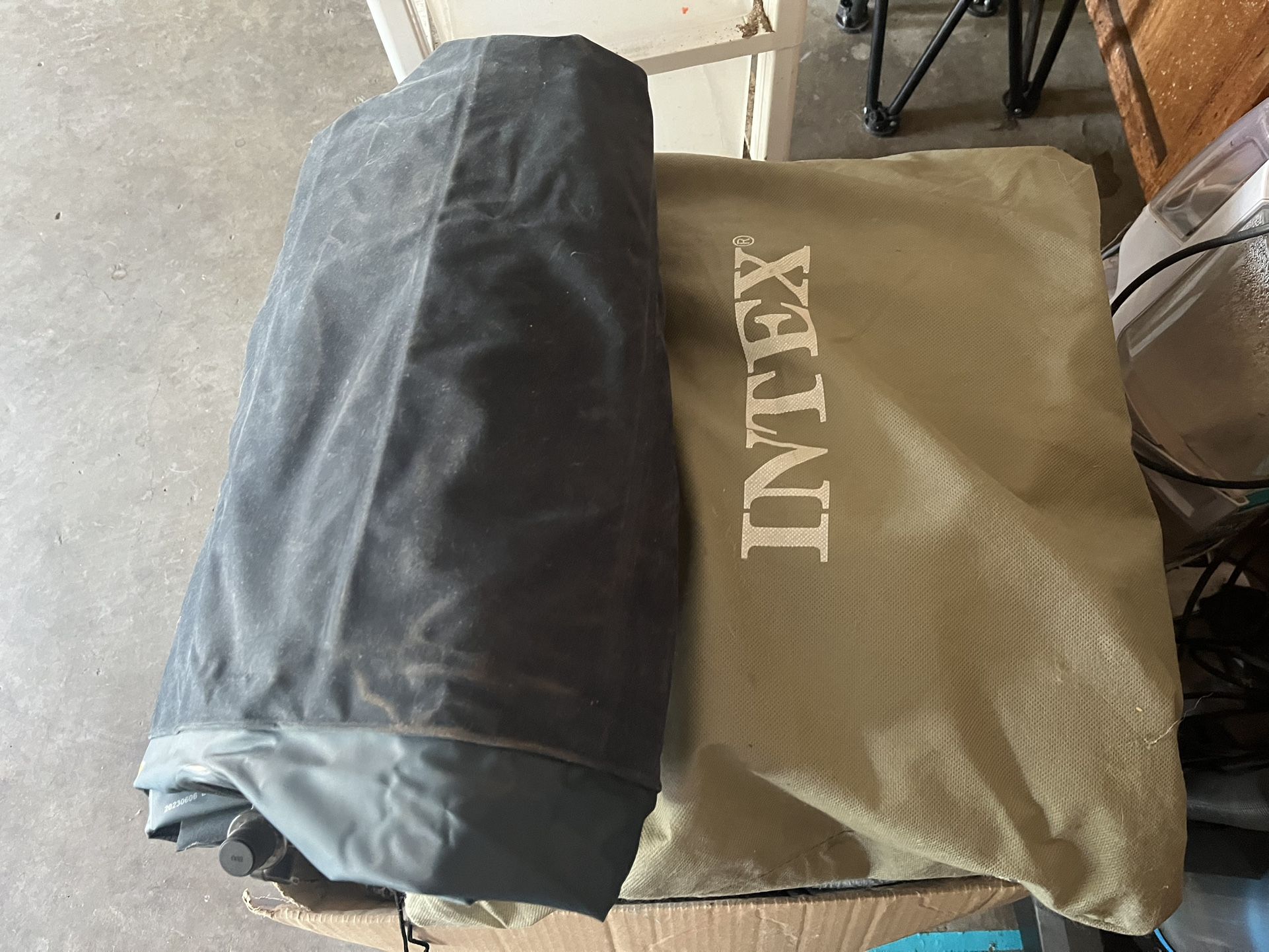 2 Air Mattress With Pump