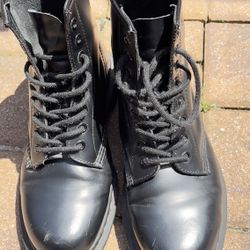 Doc Martins, SIZE: US 8