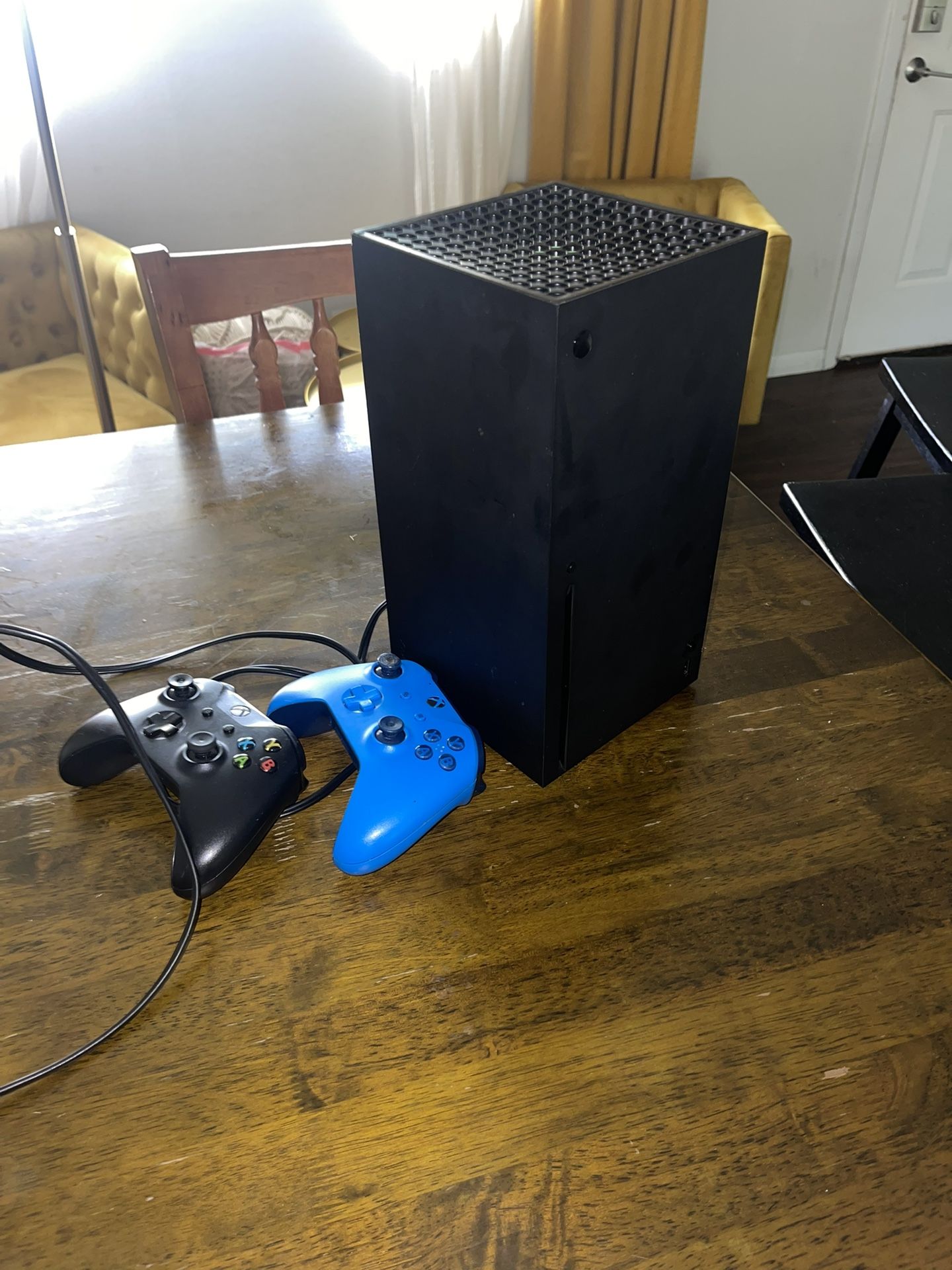 Xbox One X 1TB