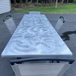 I’d to 30 inches  Height 30 inch 5 tables  200$ ea