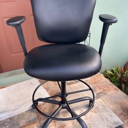 Uline Big and Tall Vinyl Work Stool Good Condition $70 Firm on Price