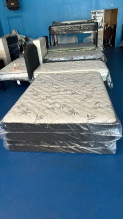 Queen pillow top set