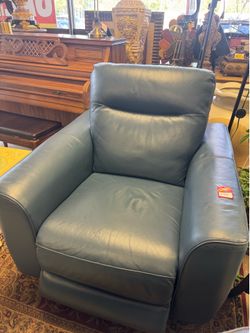 Beautiful Electric Leather recliner