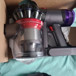 Dyson V8 Brand New Never Used