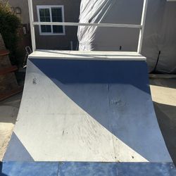 Quarter Pipe Ramp