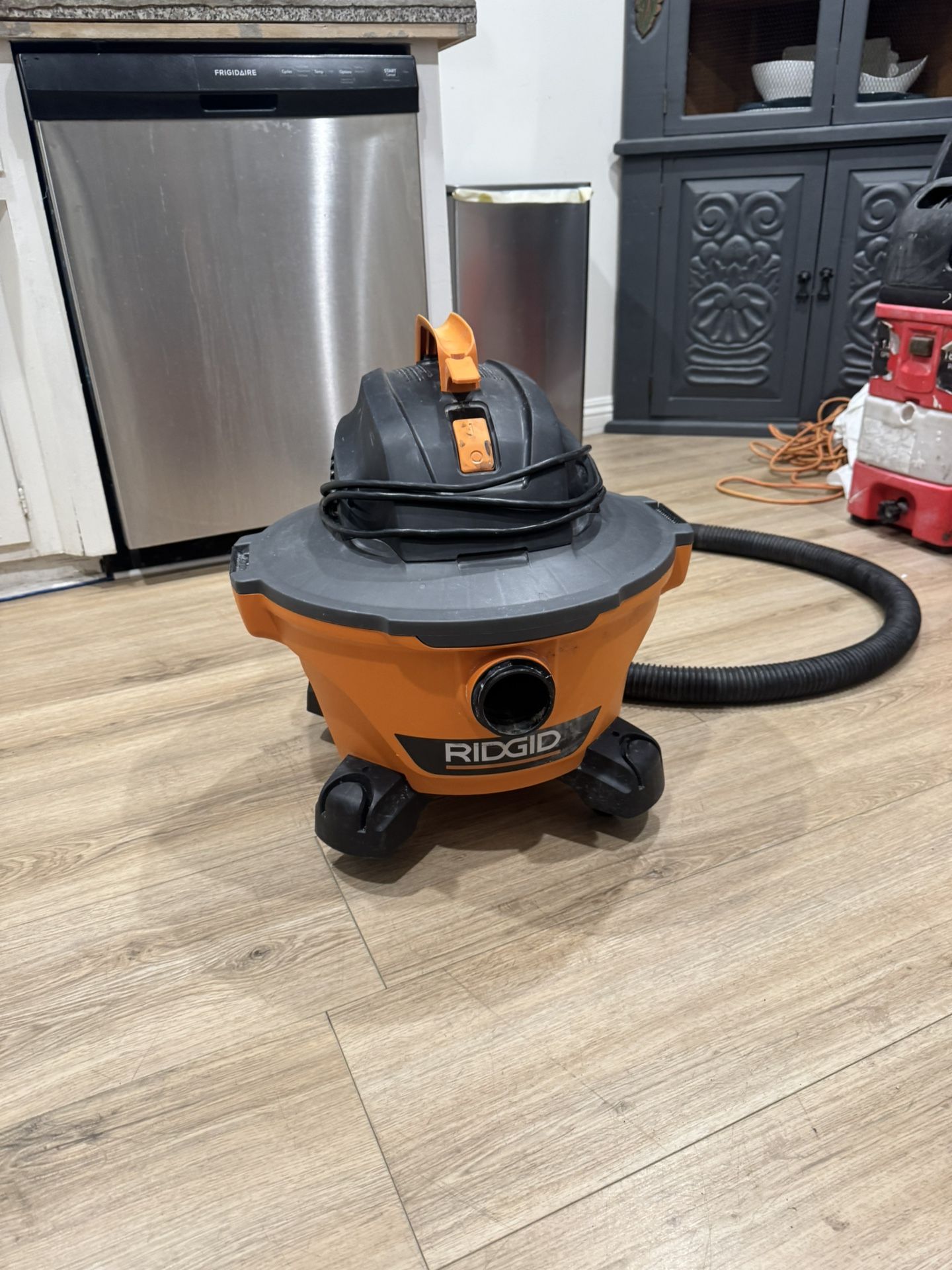 Shop Vac ( Ridgid )