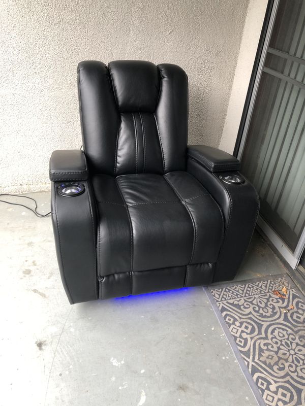 New And Used Leather Sofas For In Bellflower Ca Offerup