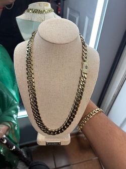Gold Cuban Link Chain Necklace