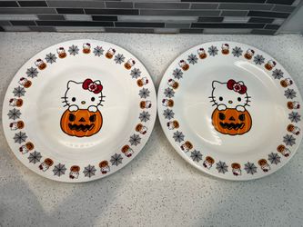 Hello Kitty Halloween Ceramic plates (2)