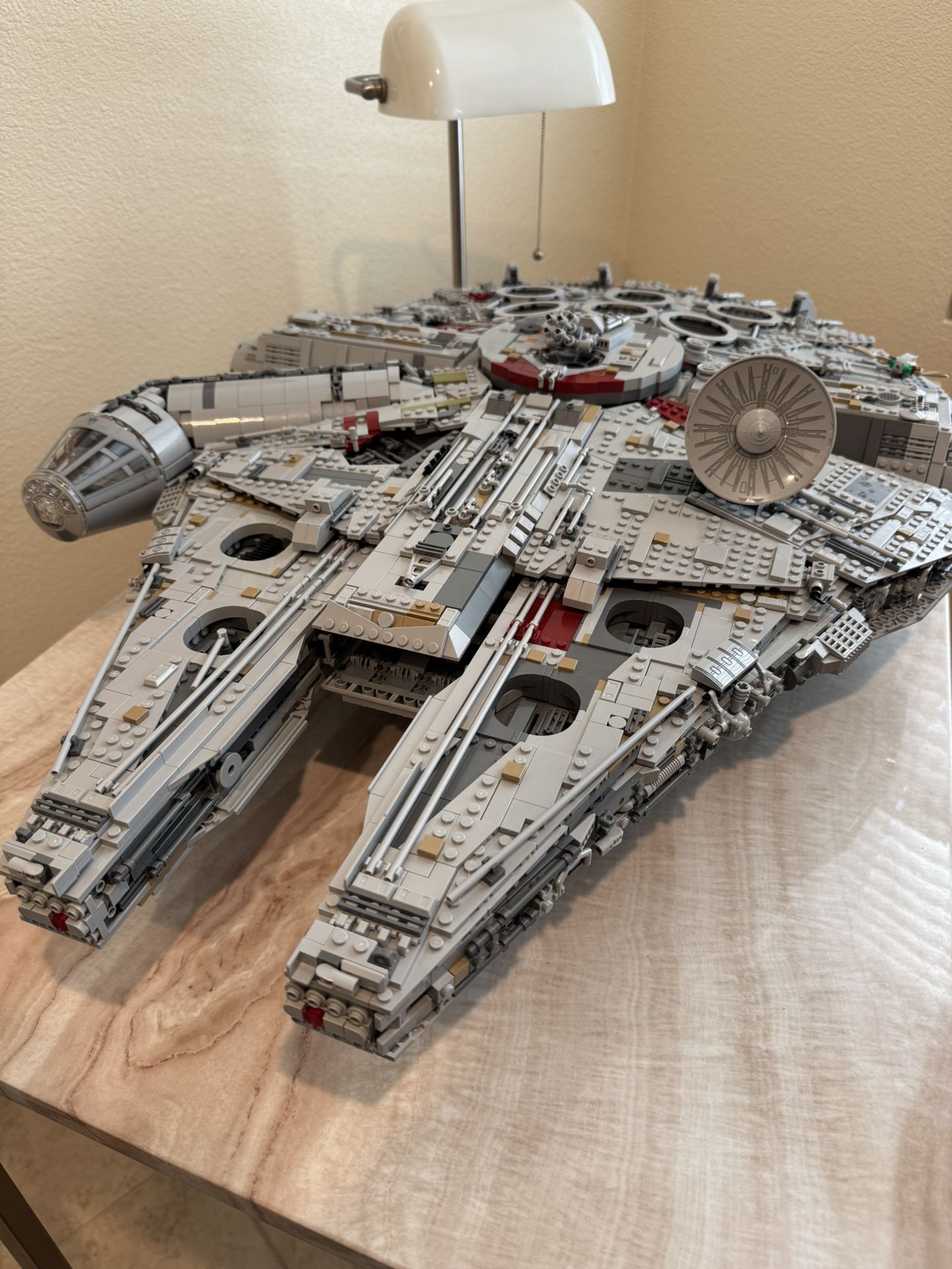 Lego Millennium Falcon 75192 100% Complete