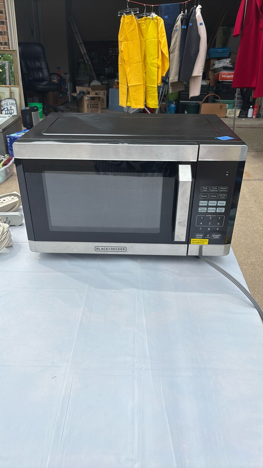 Small Black & Decker Microwave