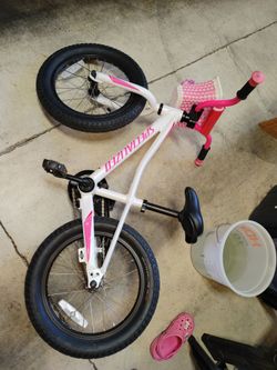 16" Specialized Riprock 16 Kids mountain bike coaster brake like new write pink