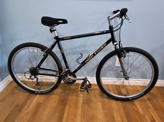 26" Gary Fisher Mamba Mountain Bike – 16.75" Aluminum frame -21-speed with RockShox suspension fork