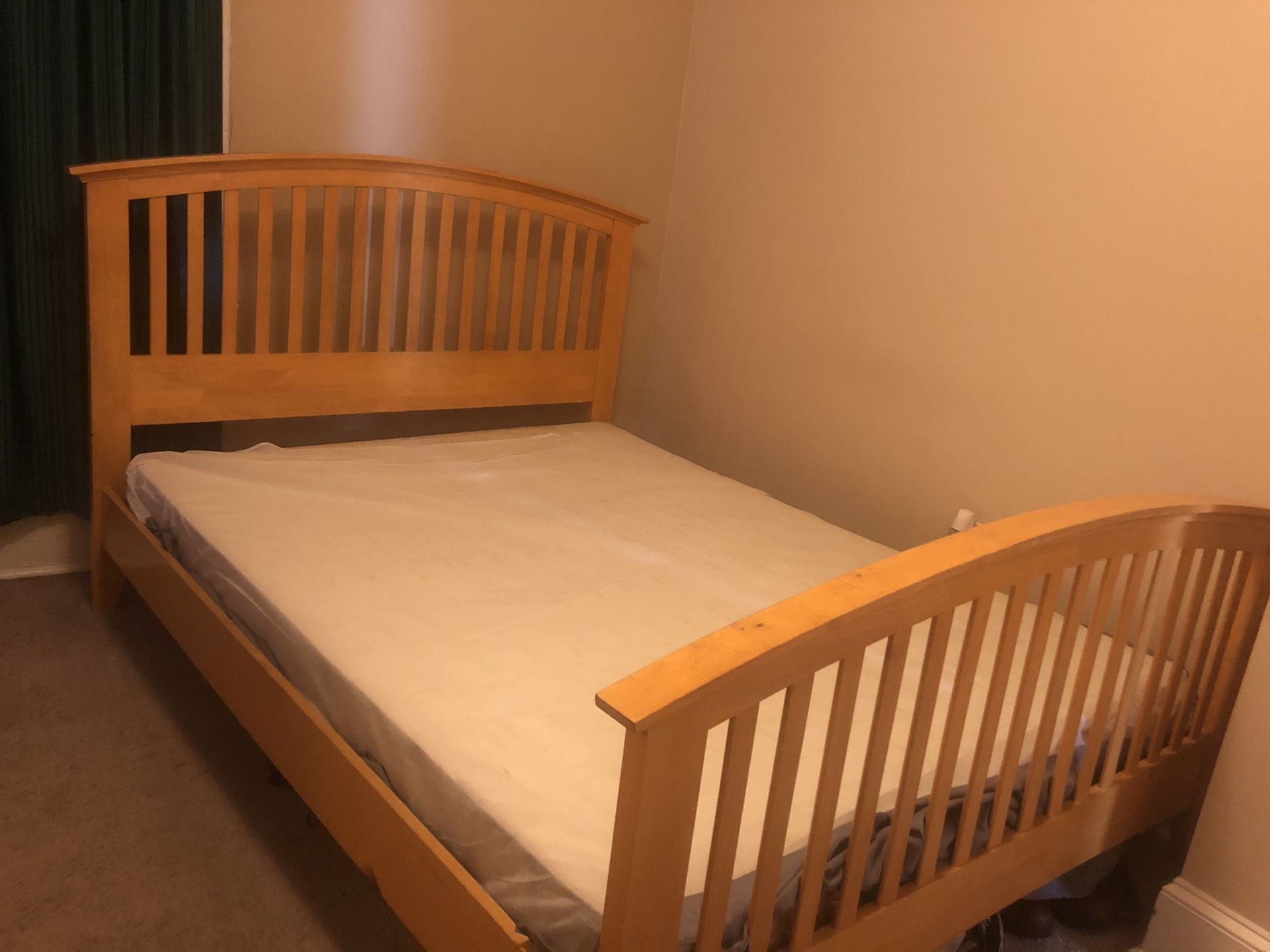 Queen wood bed for sale!