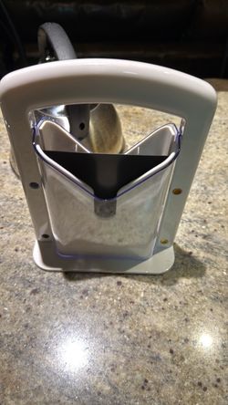 Free bagel slicer