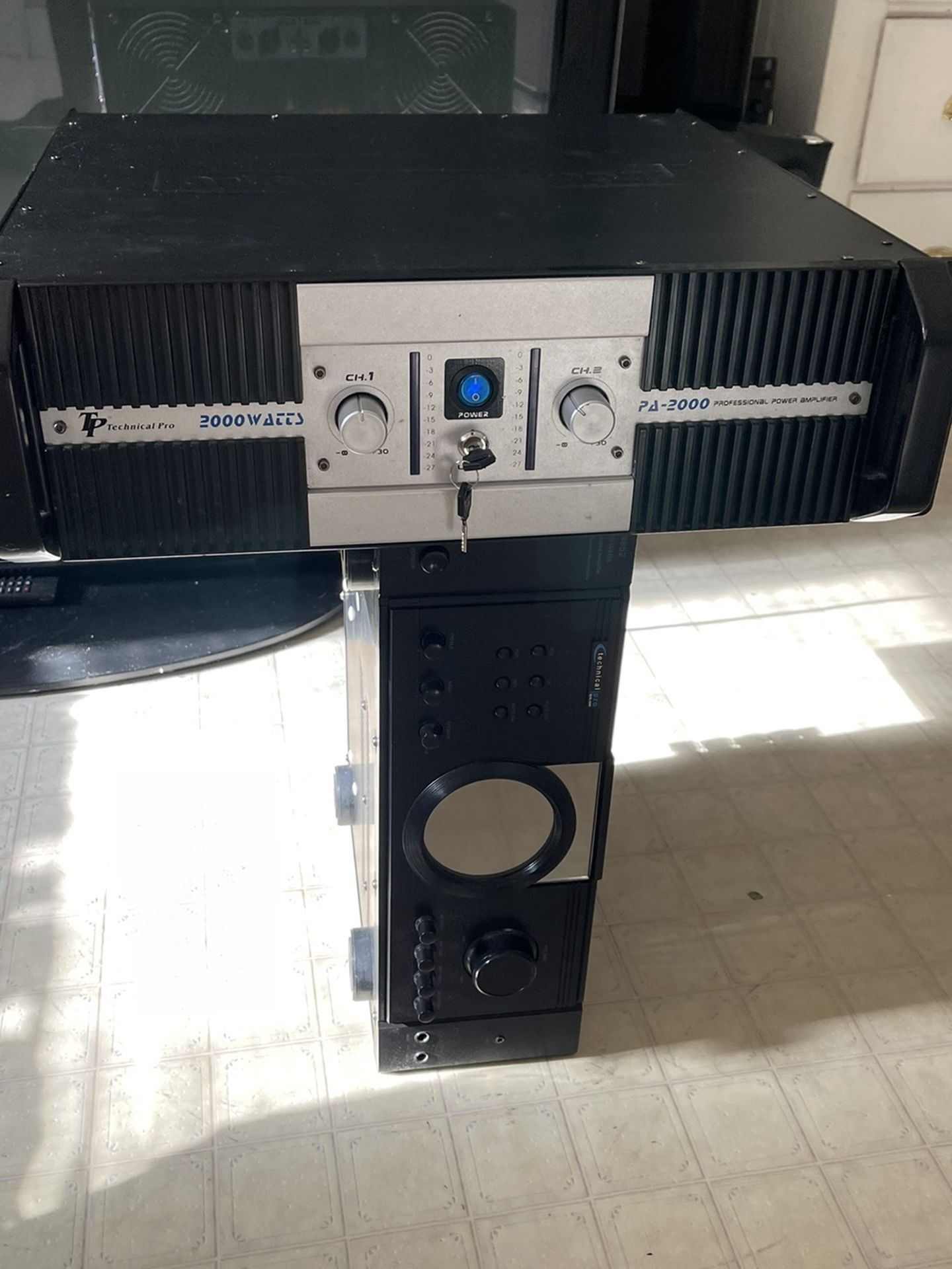 2000 Watts DJ power amplifier