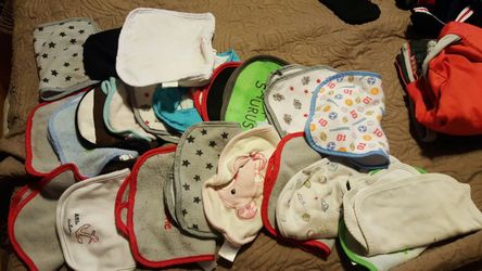 20 bibs 1 burping 1 beanie