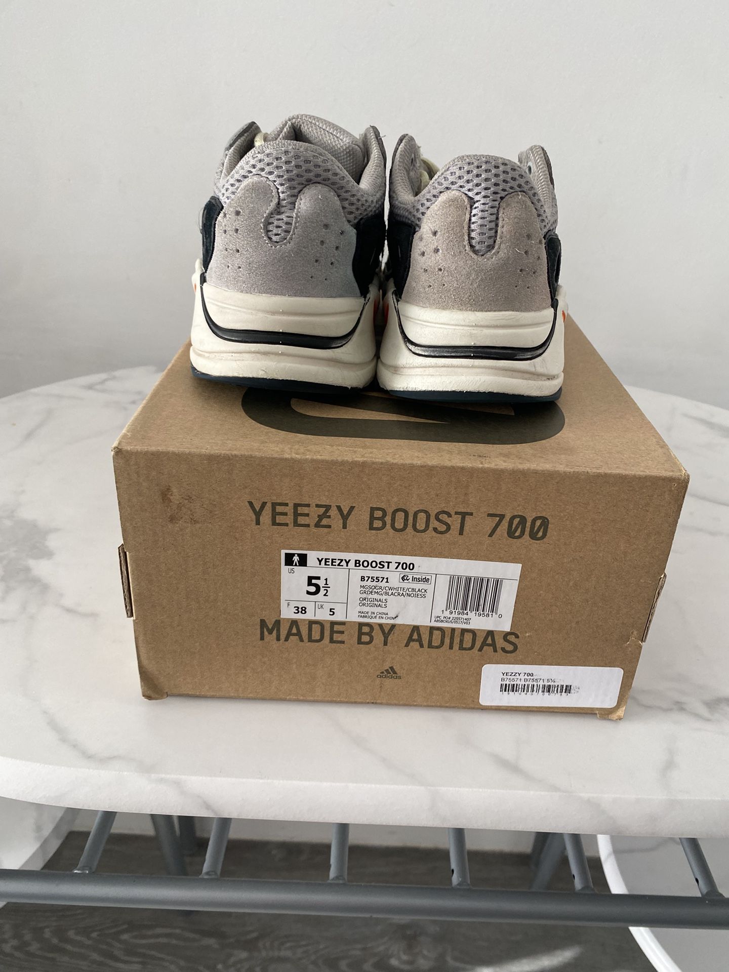 Yeezy Sneakers Size 5.5