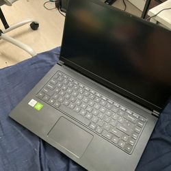 LAPTOP MSI Intel ¡5 gen 10, 16gb Ram, 1tb ssd Samsung 990pro, 15.6” Win 11pro