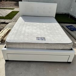 Colchón Con Cama 350$ Queen Bed
