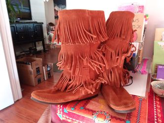 Girl's Minnetonka Brown Suede Fringe Boots- Like New