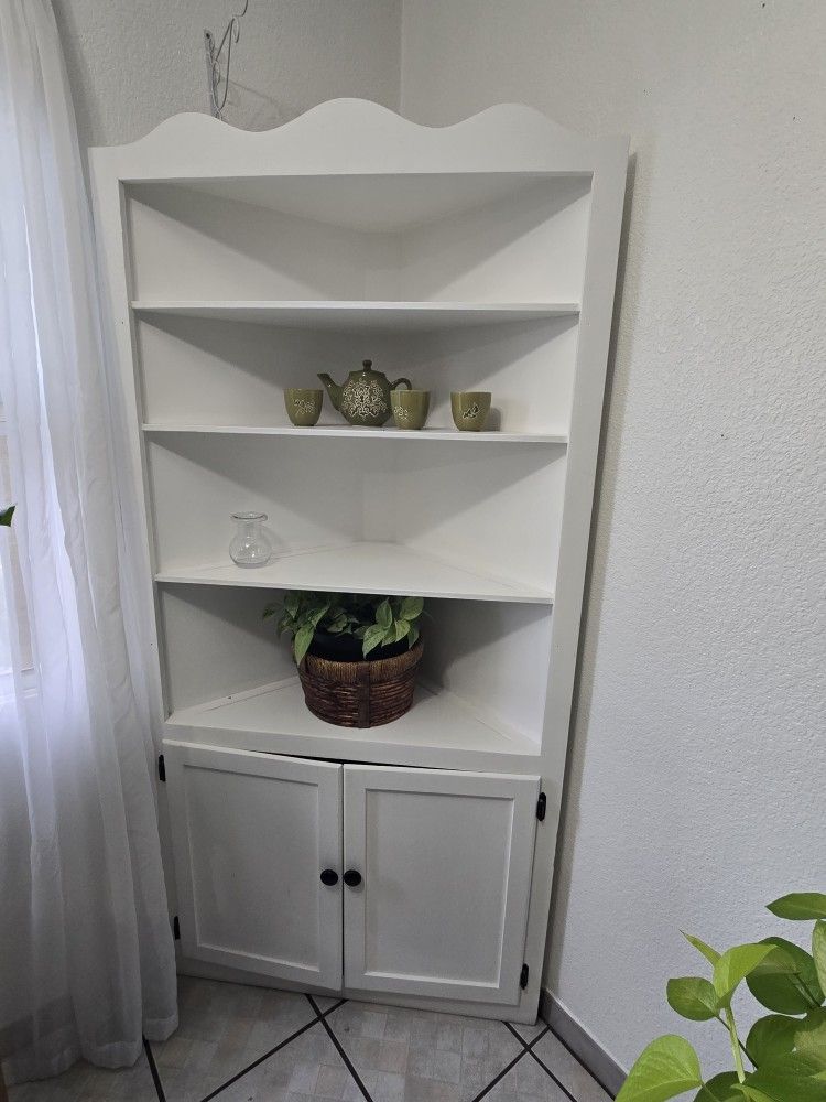 Corner - Kitchen  Cabinet