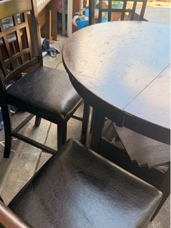 Solid Wood Counter Height Dining Set – Great Flip Project – $200 OBO
