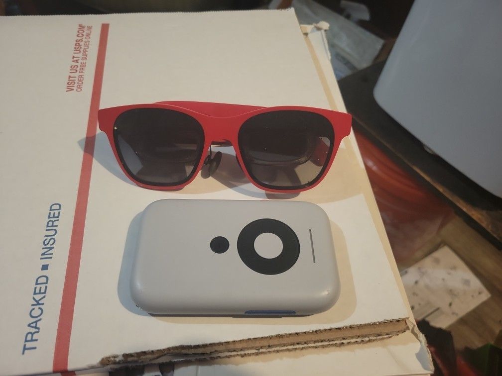 Xreal Air 2 | Óculos Inteligente | Tela OLED 120hz | Kit com Xreal Beam | Ampla Compatibilidade | Vermelho