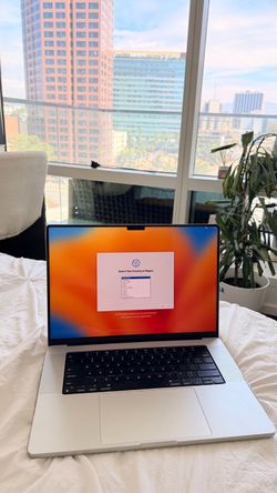 Apple MacBook Pro Laptop