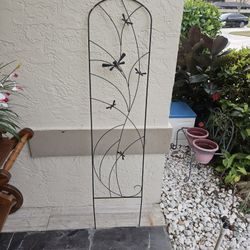 METAL PLANT STAND  39IN. TALL 14IN WIDE