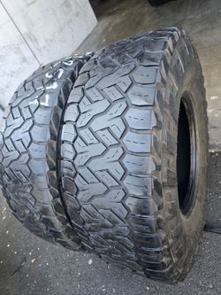 2 used tires Lt37x12.50r17 Nitto Recon Grappler $220.00