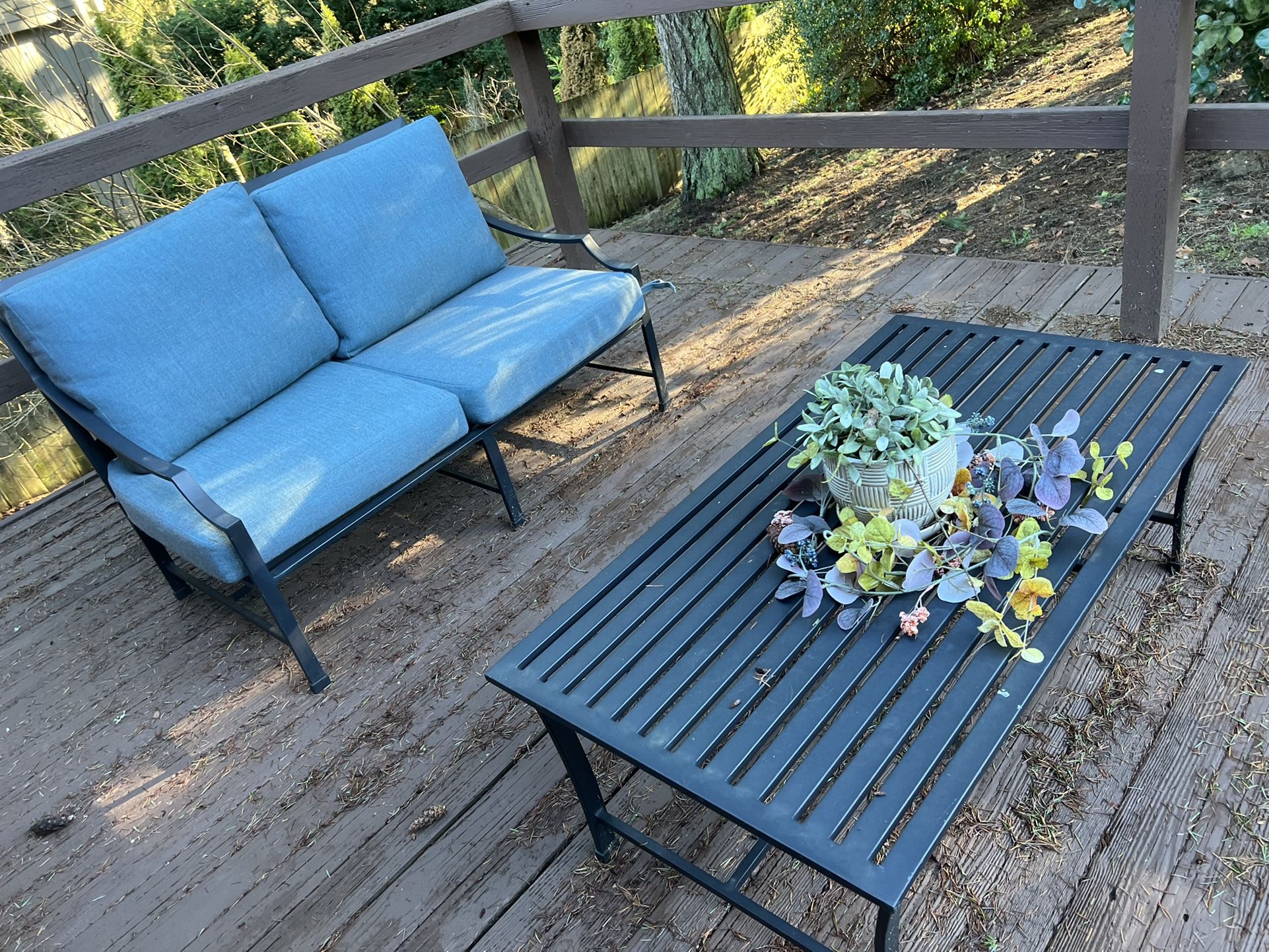 Outdoor Patio Set- Front gate Brand