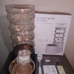 RIZZARI 9L Raised Pet Water Feeder - Automatic Stainless Steel Water Dispenser for Dogs and Cats.