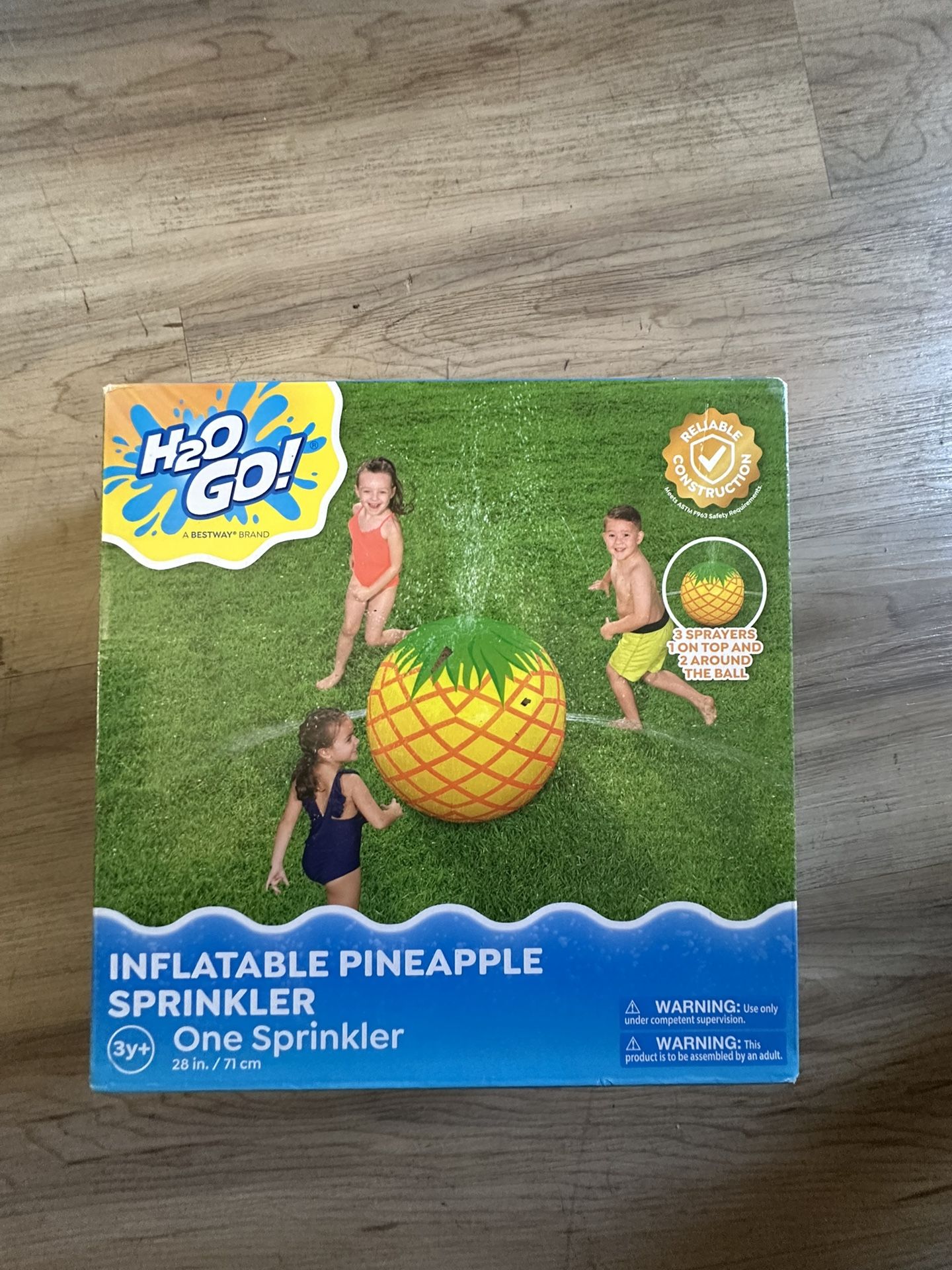 Inflatable Pineapple Sprinkler