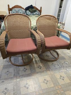 Swivel patio chairs