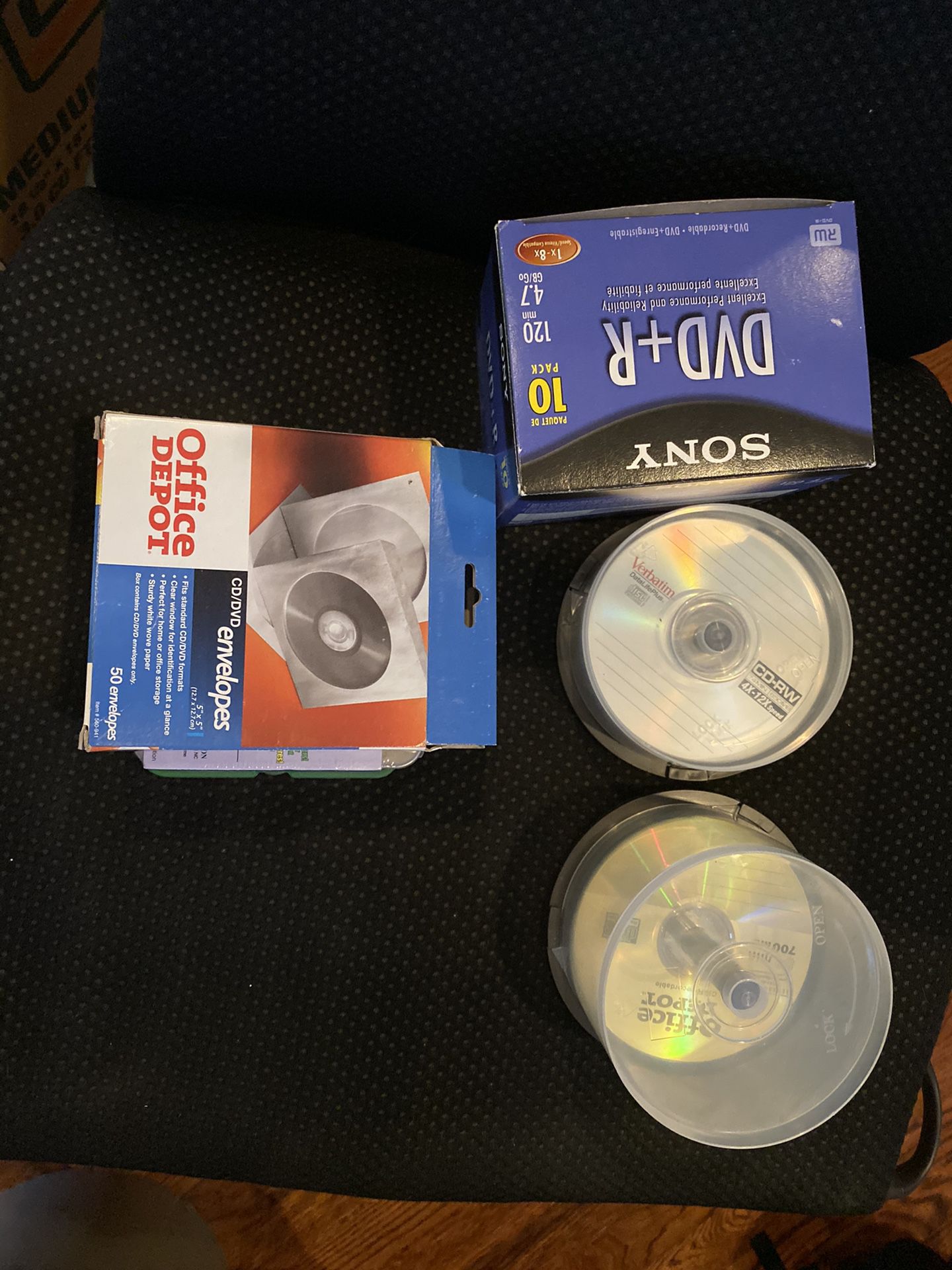 DVD R, CD RW blanks , plastic and paper sleeves