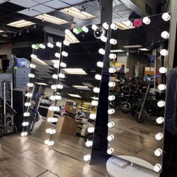 Bluetooth & Touchscreen Mirrors (Take It Home In Payments/ llévatelo a casa en pagos) 