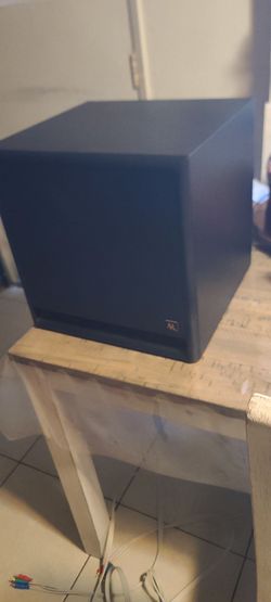 Una subwoofer