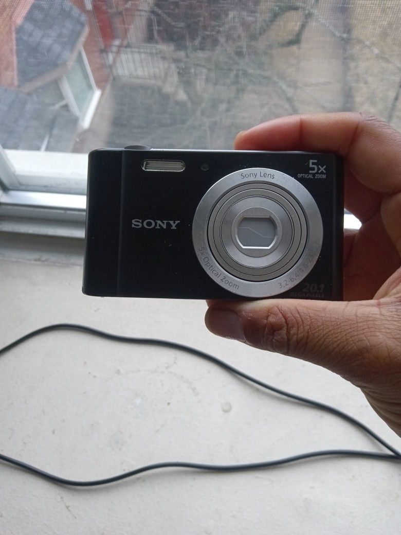 Sony Cyber-Shot DSC w-800 Camera