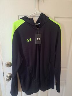 ***NEW UNDER ARMOUR SWEATER WITH  TAG  MEN SIZE LARGE ***