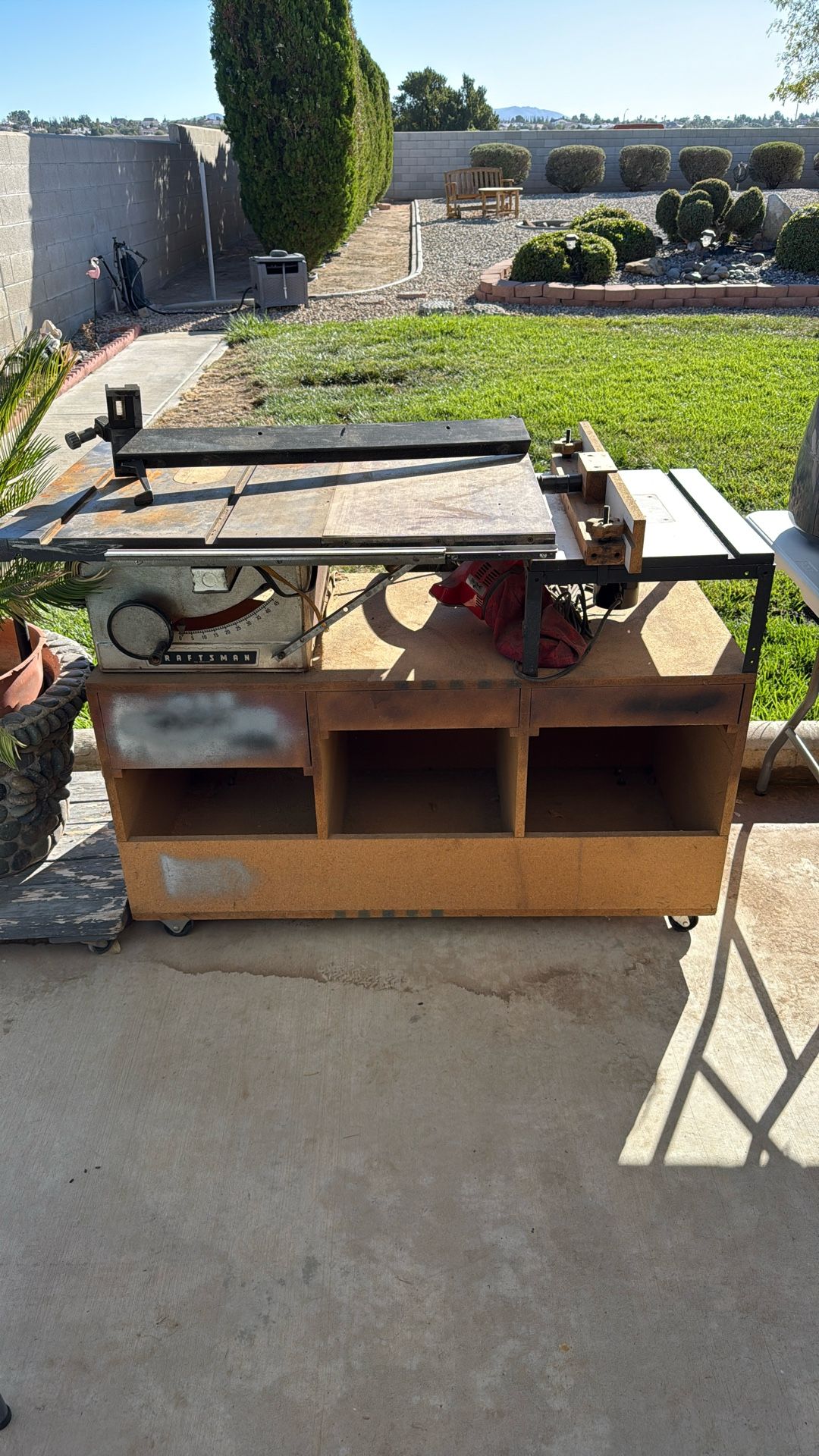 Craftsman Wood Saw With Cabinet