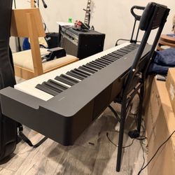 Yamaha P225 Digital Piano 