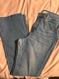 Levi’s Midrise Bootcut Jeans