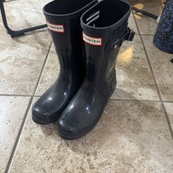 Hunter (dark Blue Rain Boots Size 6 Like New $70