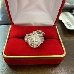 14k Gold Diamond Ring Bridal Set For A Good Price!!