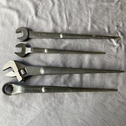 Spud wrenches 