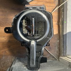 2022-24 Ford Bronco Right Headlight 