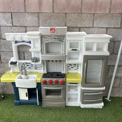 Step 2 Kitchen  $50 Price Firm