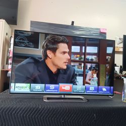 55 Inch Vizio Smart Beautiful Tv Comes With Remote Control Shows Great Quality Clear Picture Works Great Guaranteed 